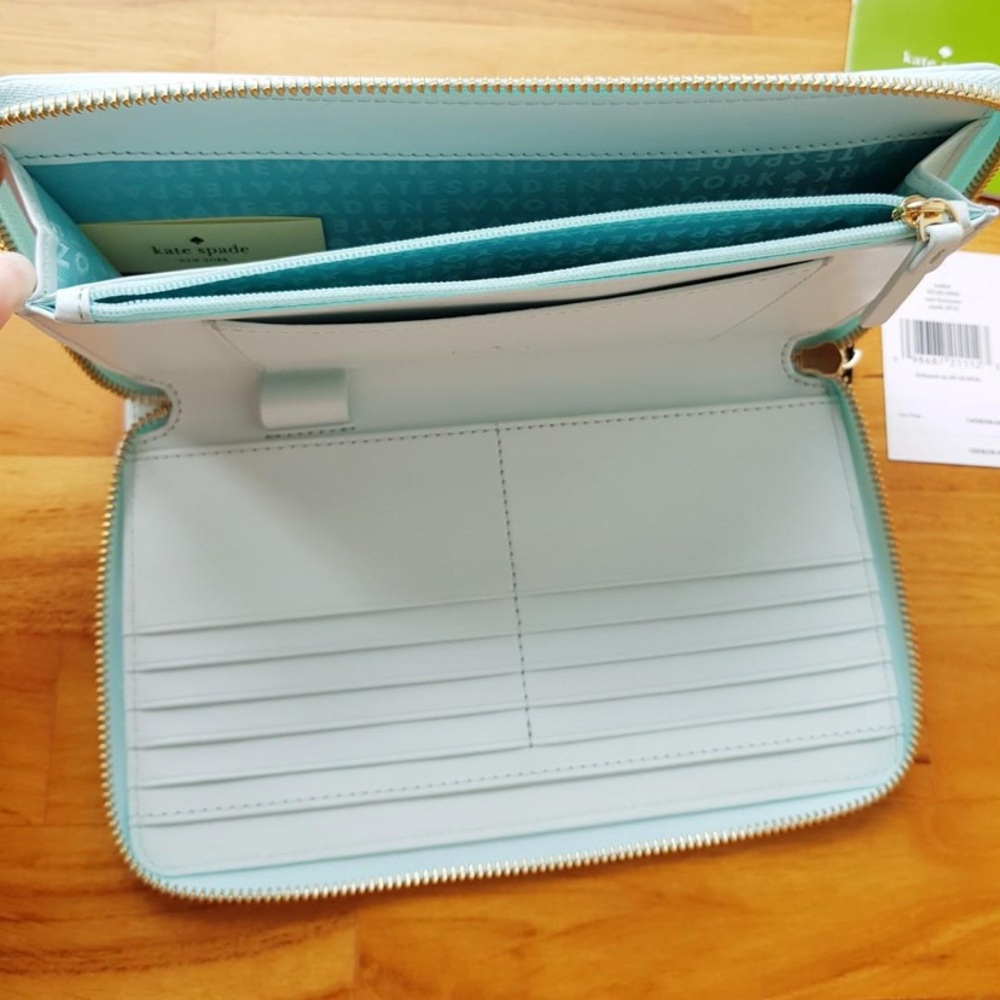Authentic Kate Spade leather "Car" LG Zip wallet - Picture 6 of 15